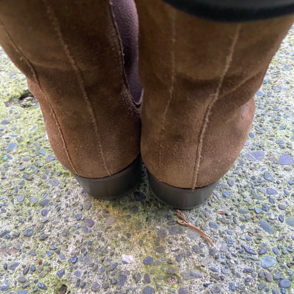 Frye Dara Genuine Leather Brown Oiled Suede Chelsea Low Heel Ankle Boots 8.5 - Picture 7 of 10